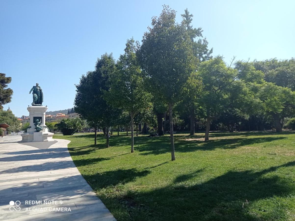 Studette En Plein Coeur Du Vieux Nice Dış mekan fotoğraf