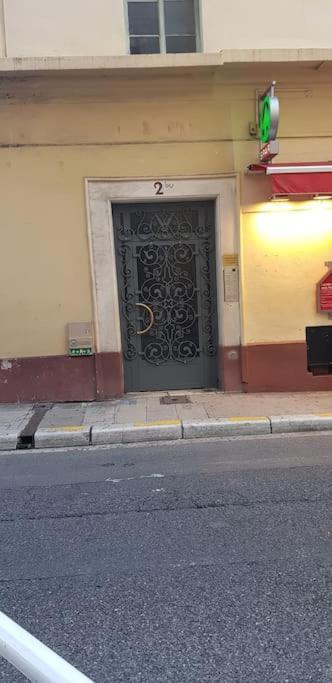 Studette En Plein Coeur Du Vieux Nice Dış mekan fotoğraf